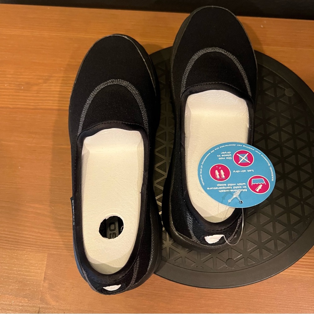 Skechers Women’s Black Slip On 13510 Go Walk Performance Sneakers Size 5.5 - Picture 4 of 9